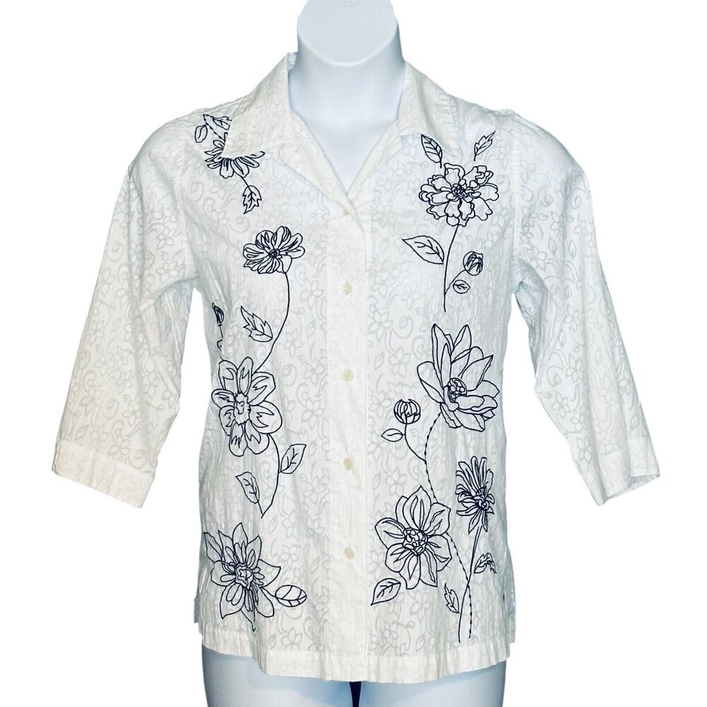 TanJay White Button Up Shirt Top Size 10 Boho Cottage Embroidered Black Flowers